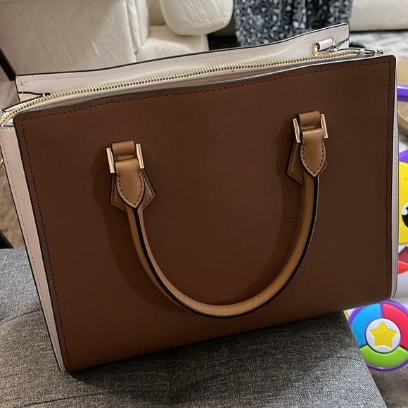 Michael Kors purse - Picture 2 of 2